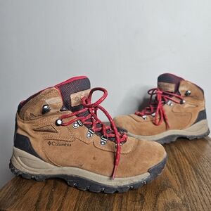 Columbia Newton Ridge Hiking Boots